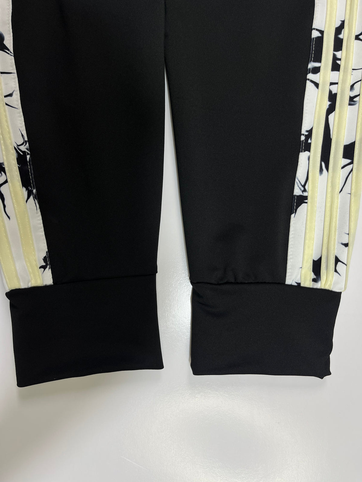 BUZO ADIDAS TRÉBOL