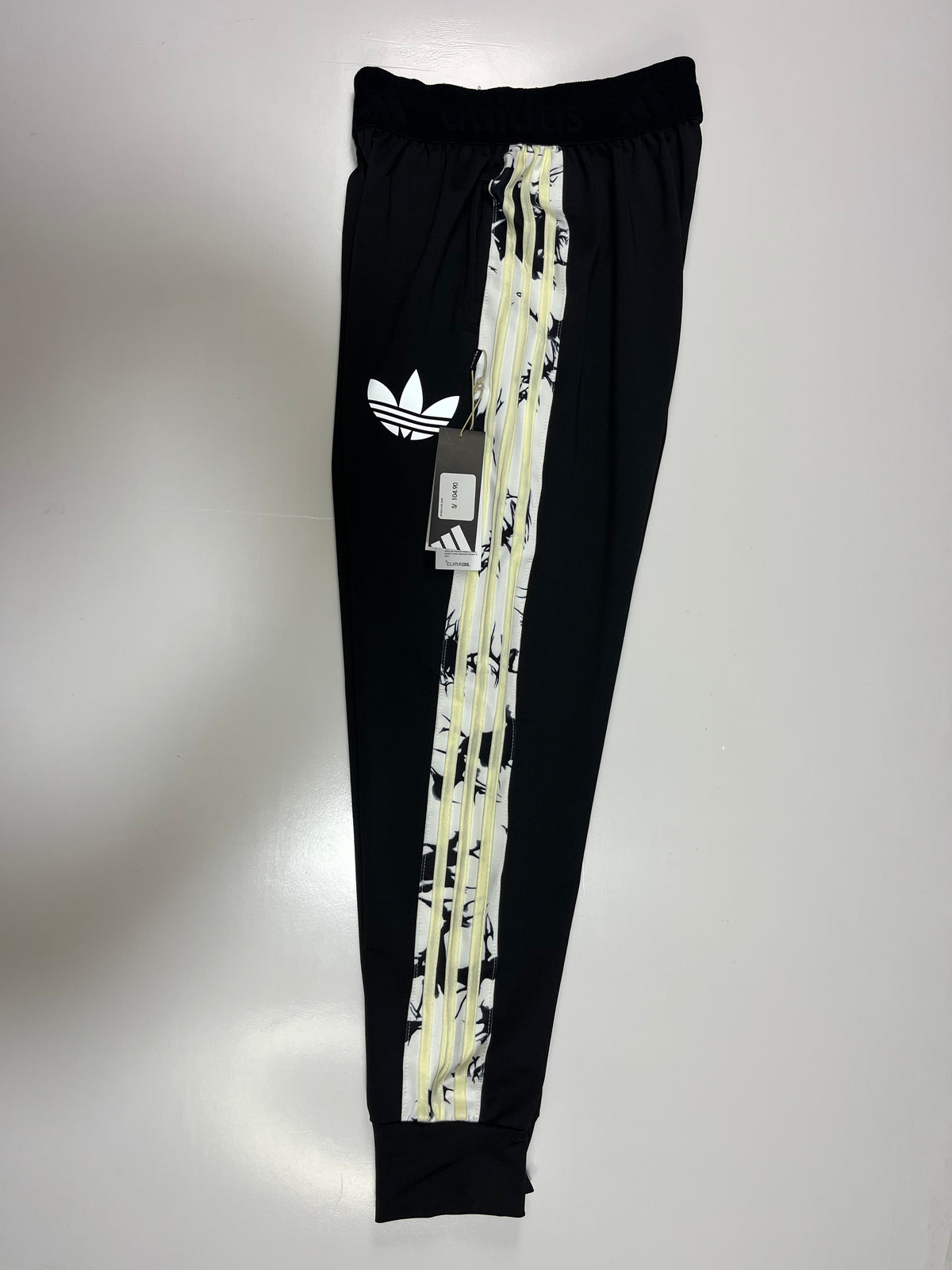 BUZO ADIDAS TRÉBOL