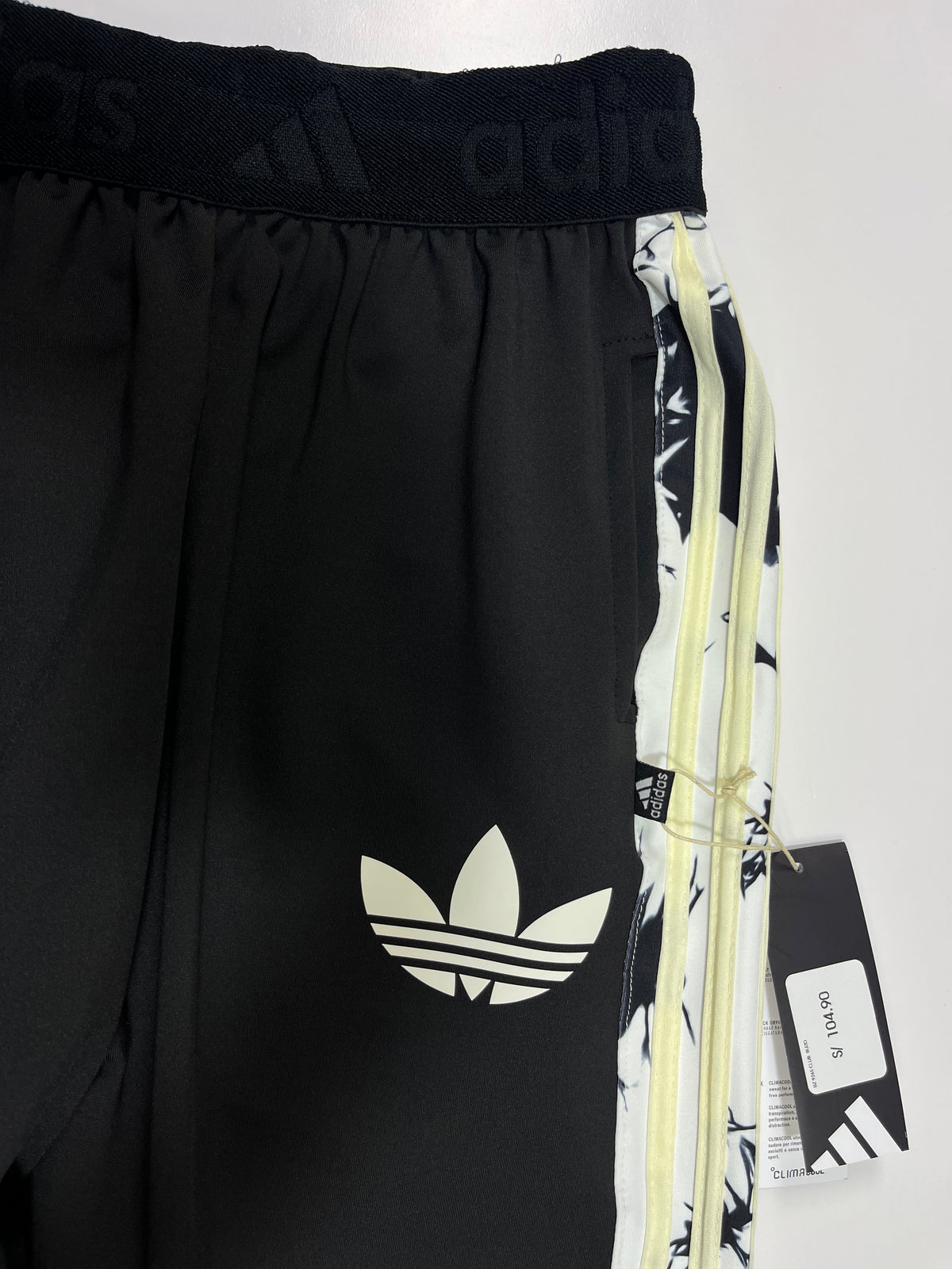 BUZO ADIDAS TRÉBOL