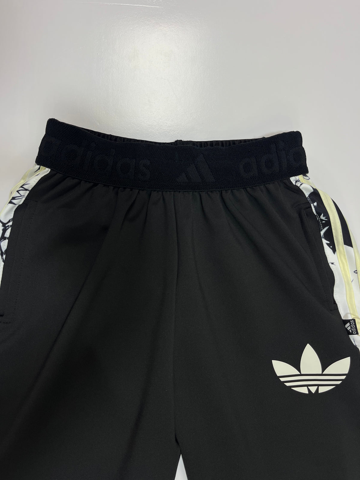 BUZO ADIDAS TRÉBOL
