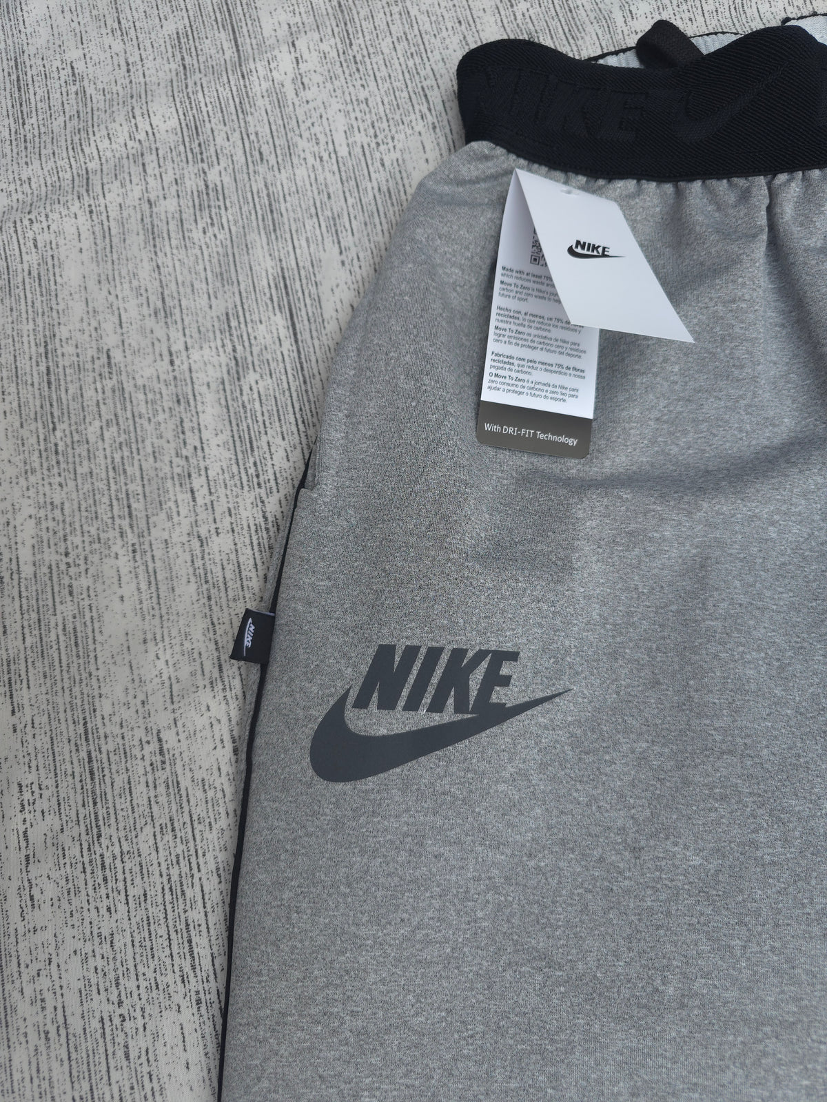 BUZO NIKE / HOMBRE