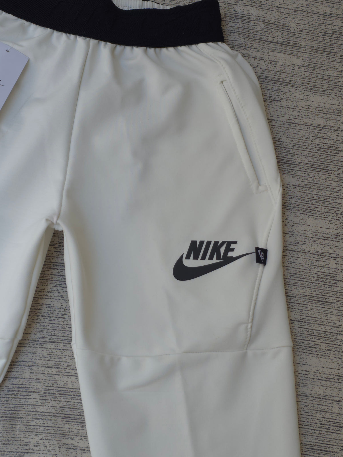 BUZO NIKE / HOMBRE