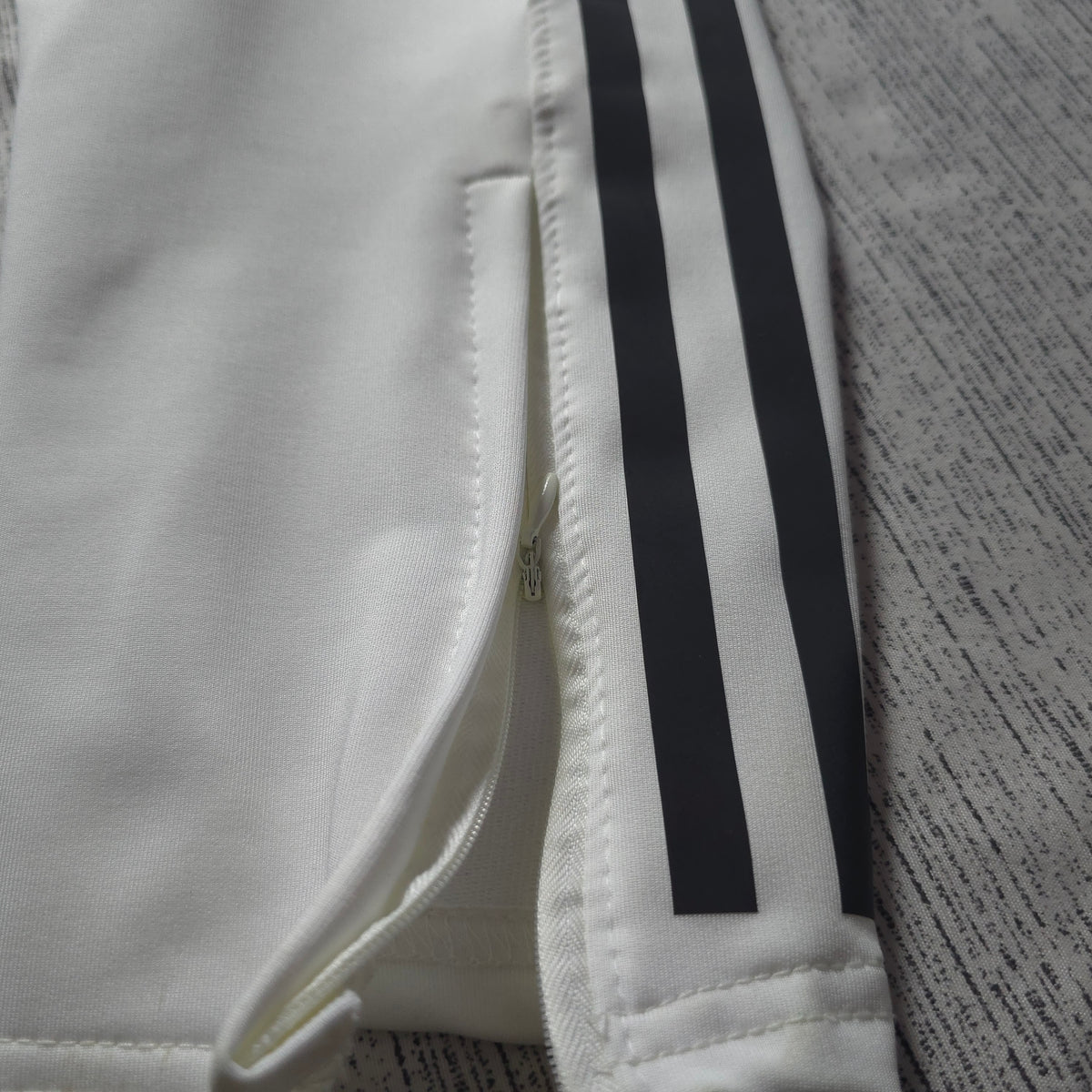 BUZO ADIDAS